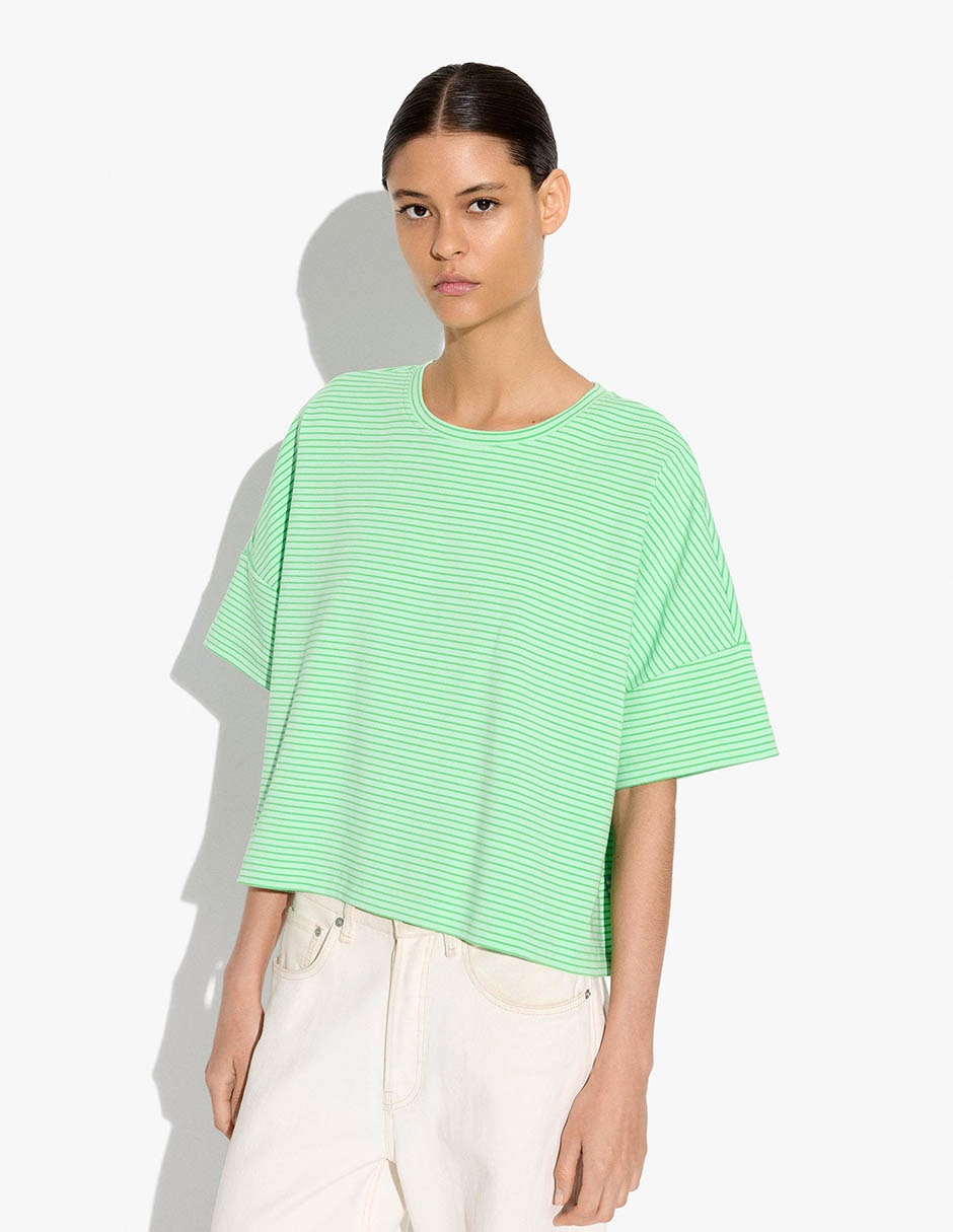 Playera manga corta cuello redondo para mujer