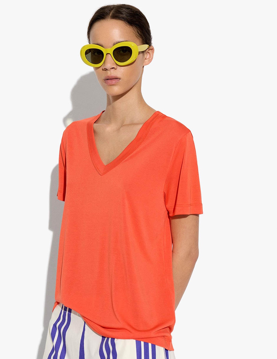 Playera manga corta t display cuello redondo para mujer 1