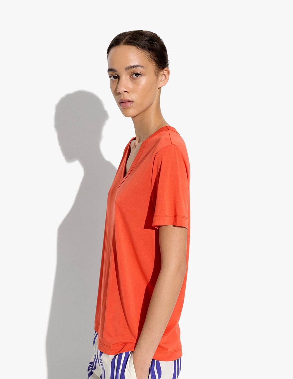 Playera manga corta t display cuello redondo para mujer 3