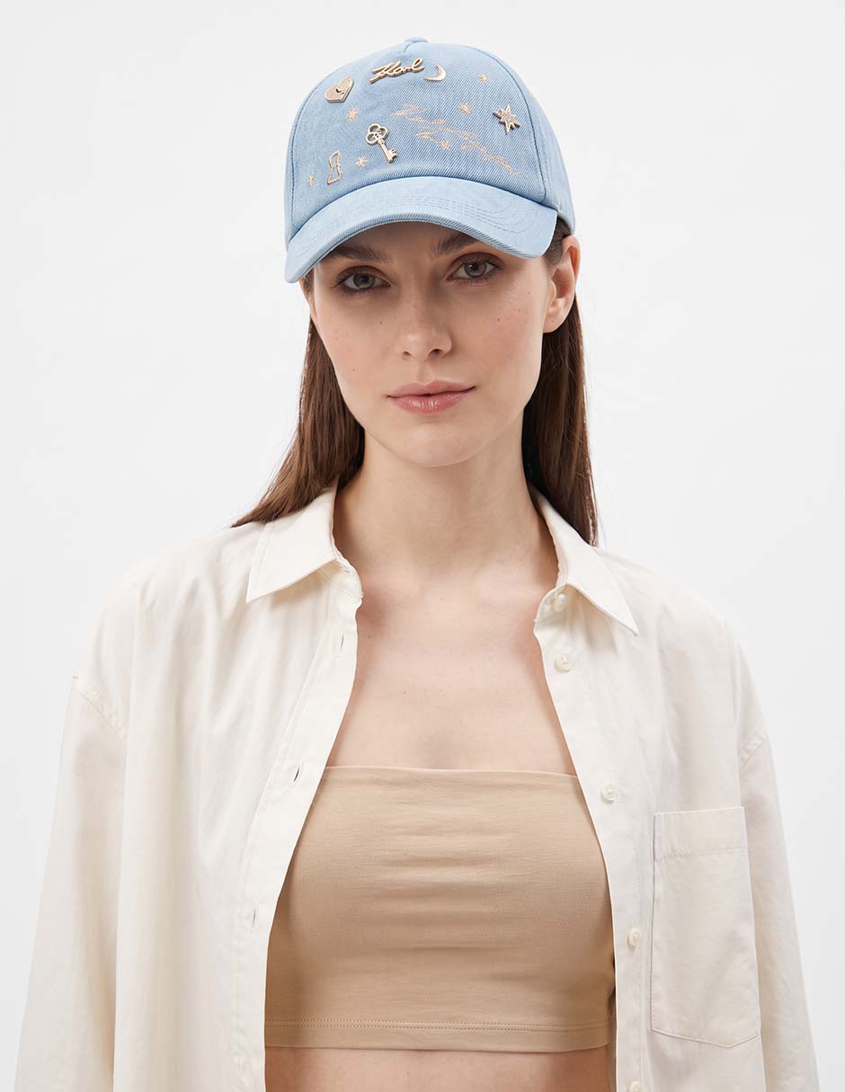 Gorra visera curva broche para mujer 6