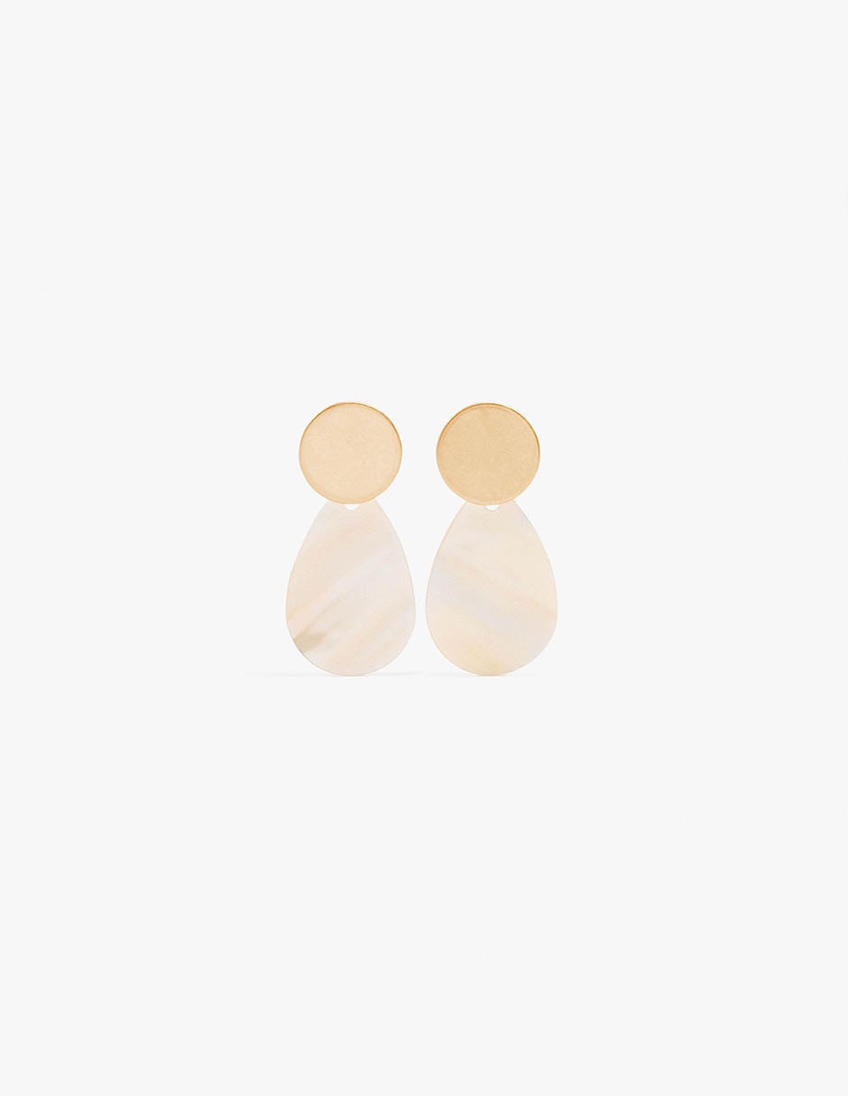 Arete individual de (si aplica) Irregular No aplica de Mezcla de materiales Sin kilataje con acabado Mate Sin gema Arete individual de (si aplica) Irregular No aplica de Mezcla de materiales Sin kilataje con acabado Mate Sin gema
