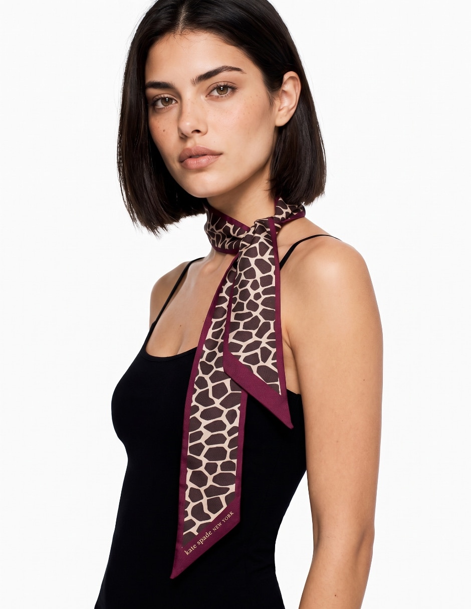 Mascada con estampado animal print de seda para mujer Mascada con estampado animal print de seda para mujer