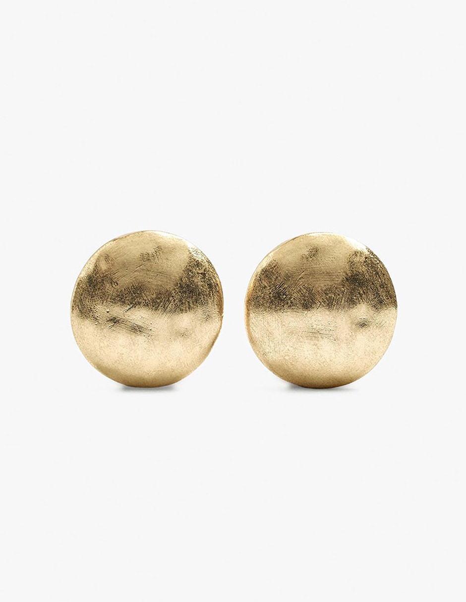Aretes de hierro con acabado mate
