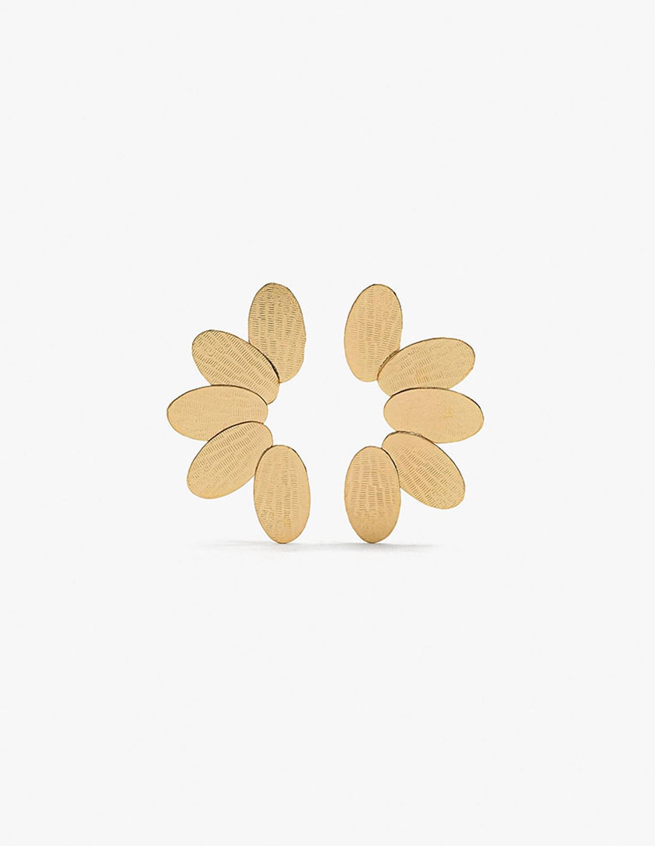 Aretes de hierro con acabado mate