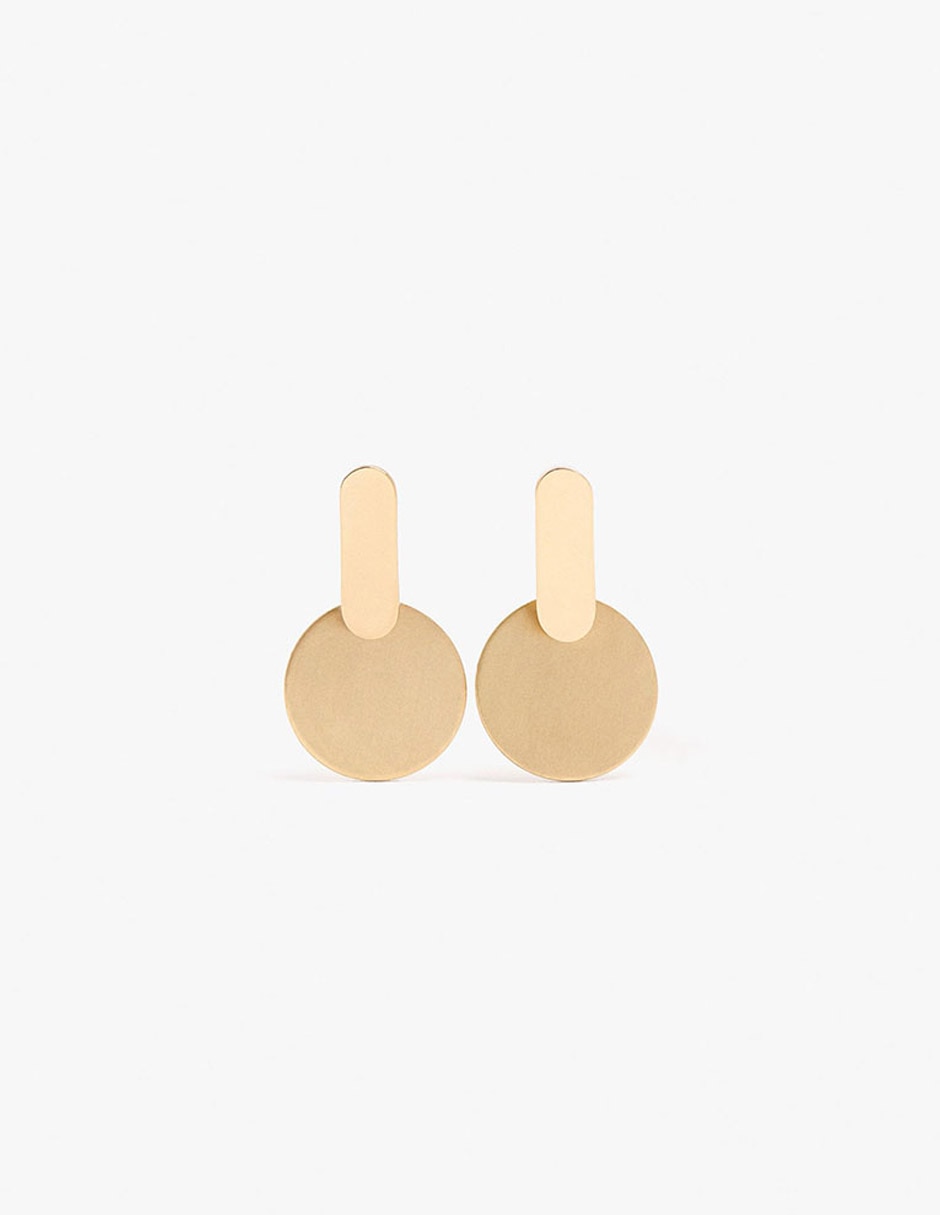 Aretes de hierro con acabado mate