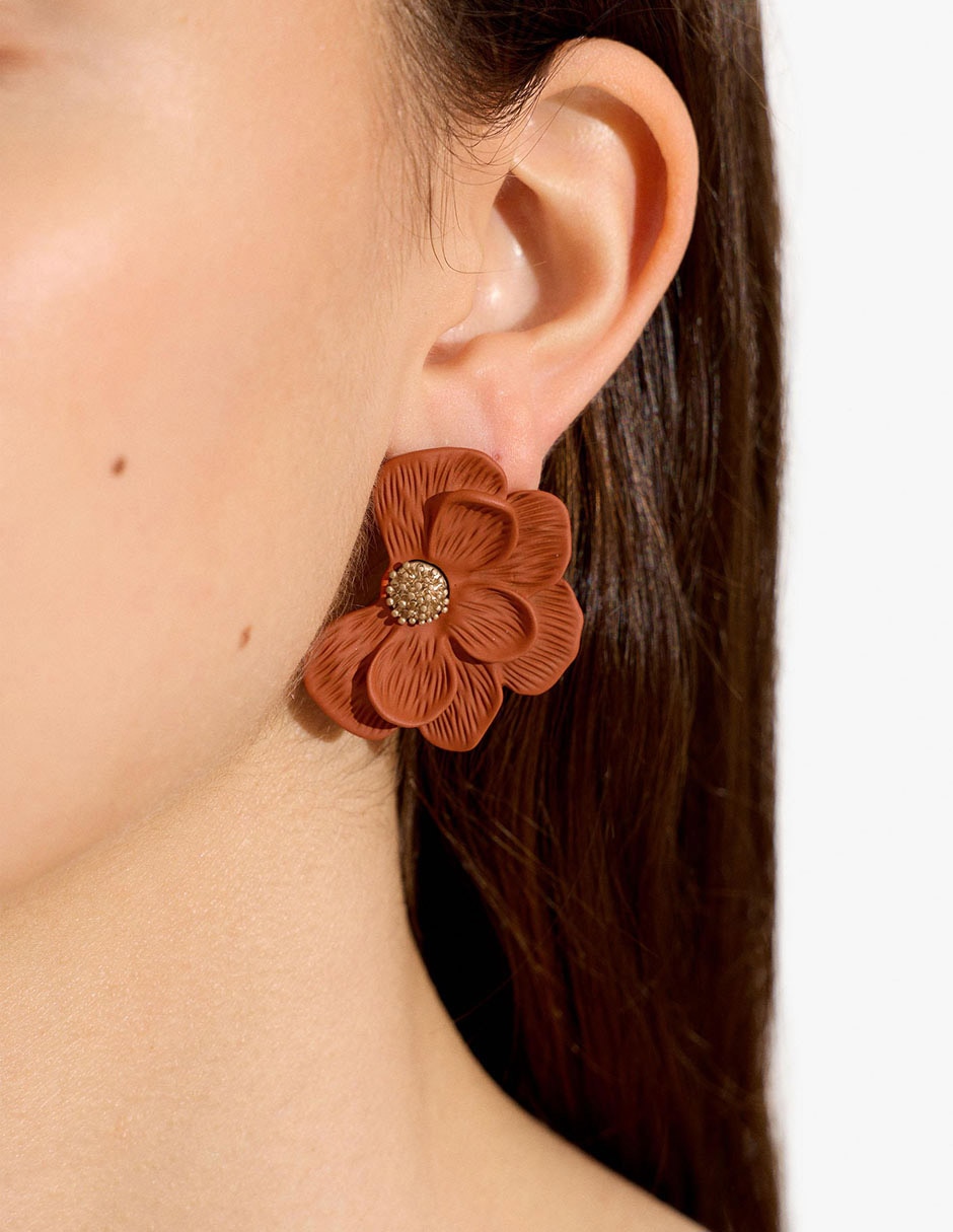 Aretes de hierro con acabado mate 4