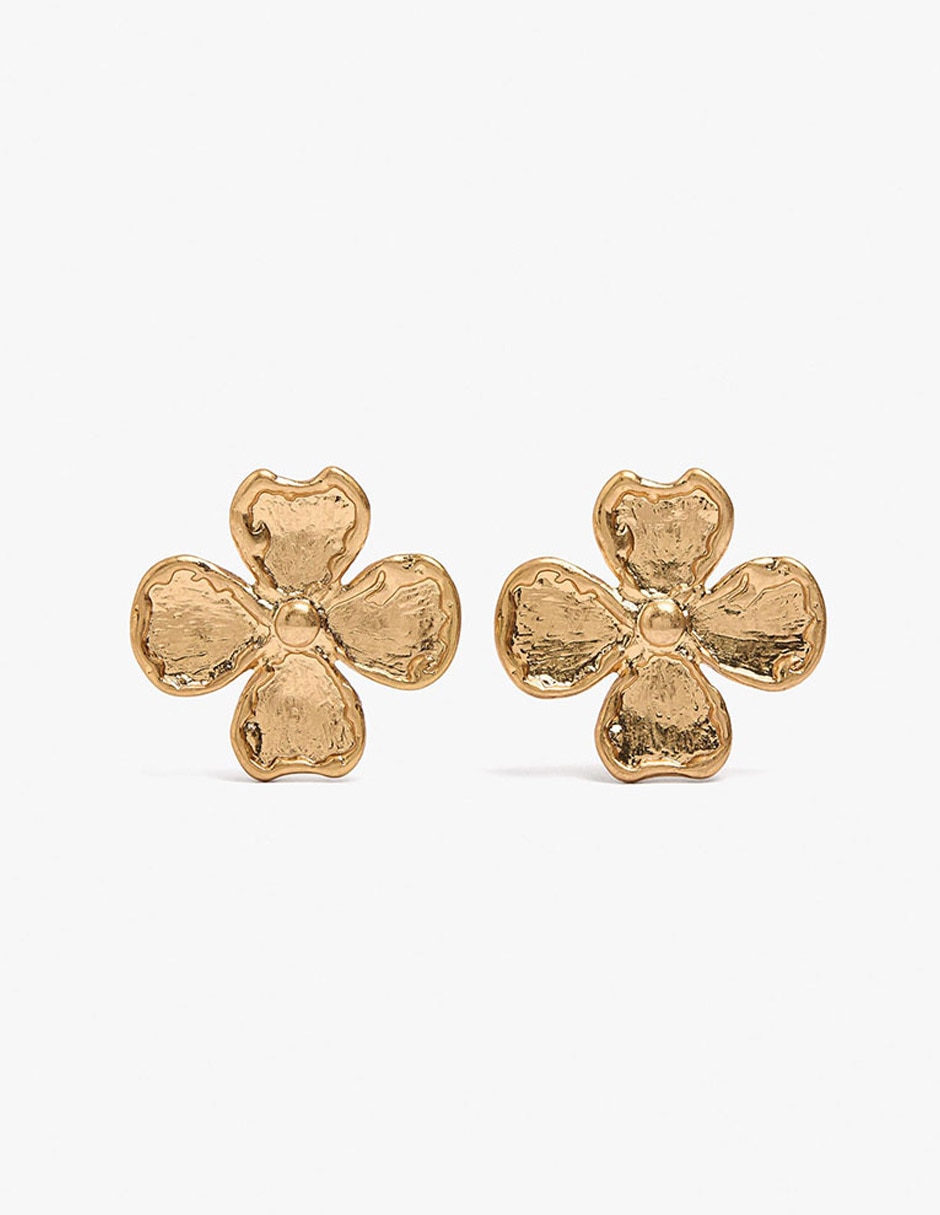 Aretes de hierro con acabado mate