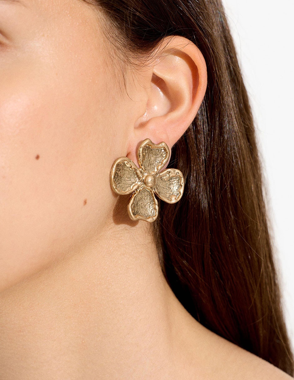 Aretes de hierro con acabado mate 4