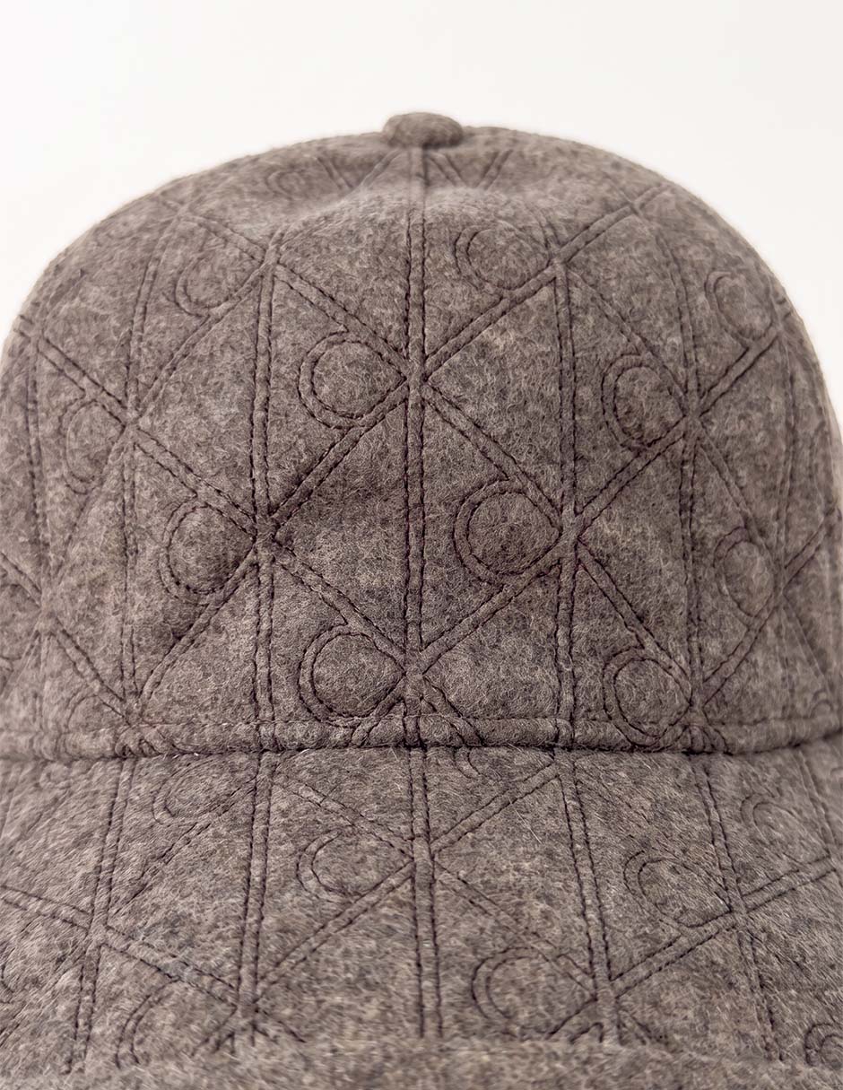 Gorra visera semicurva hebilla casual calvi klein para mujer 2