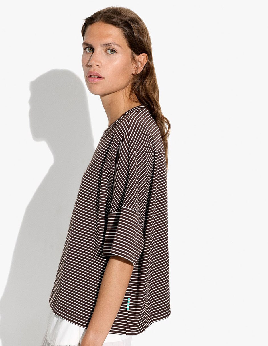 Playera manga corta cuello redondo para mujer 3