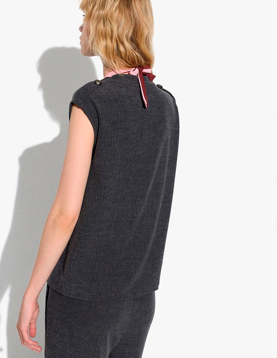 Top cuello redondo escote cuadrado 2