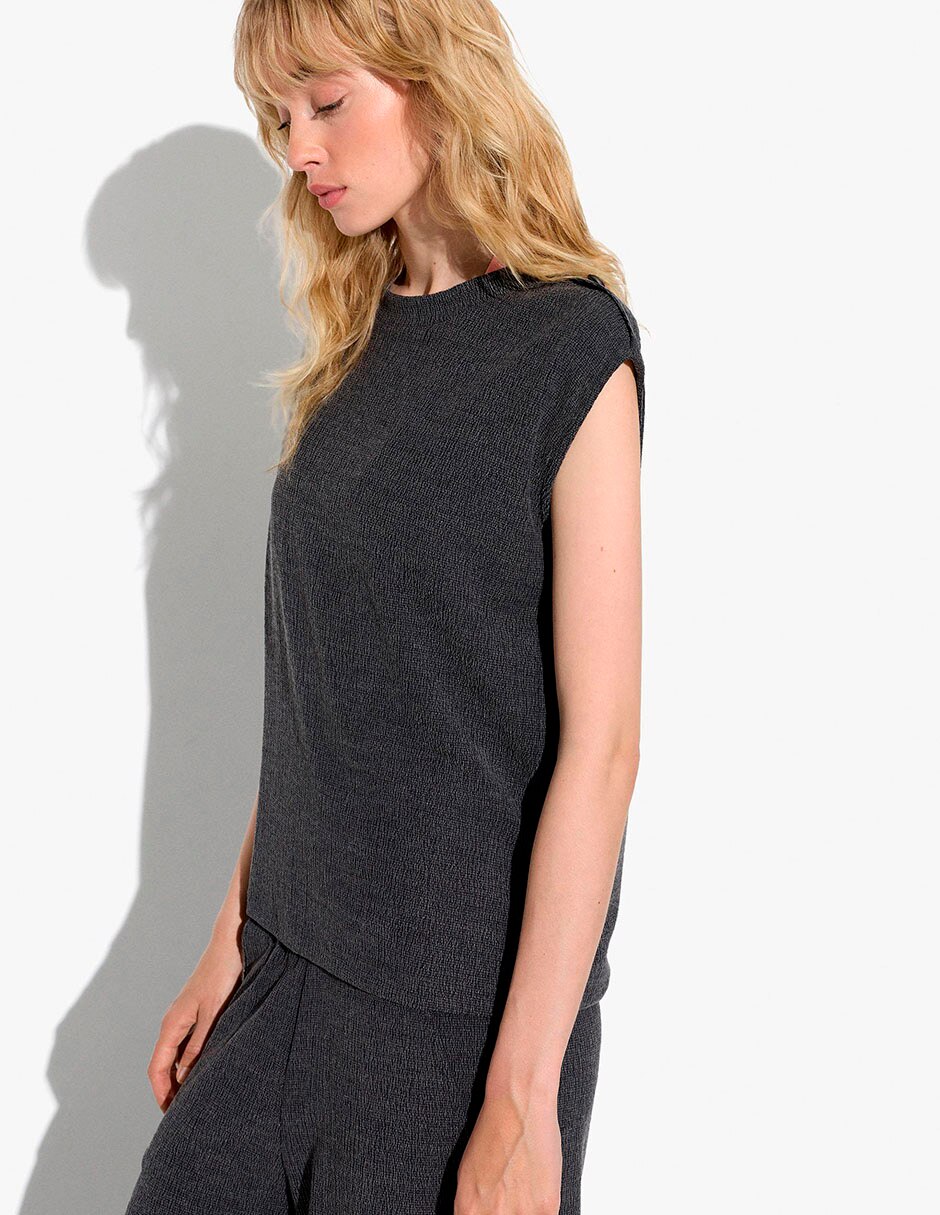Top cuello redondo escote cuadrado 3
