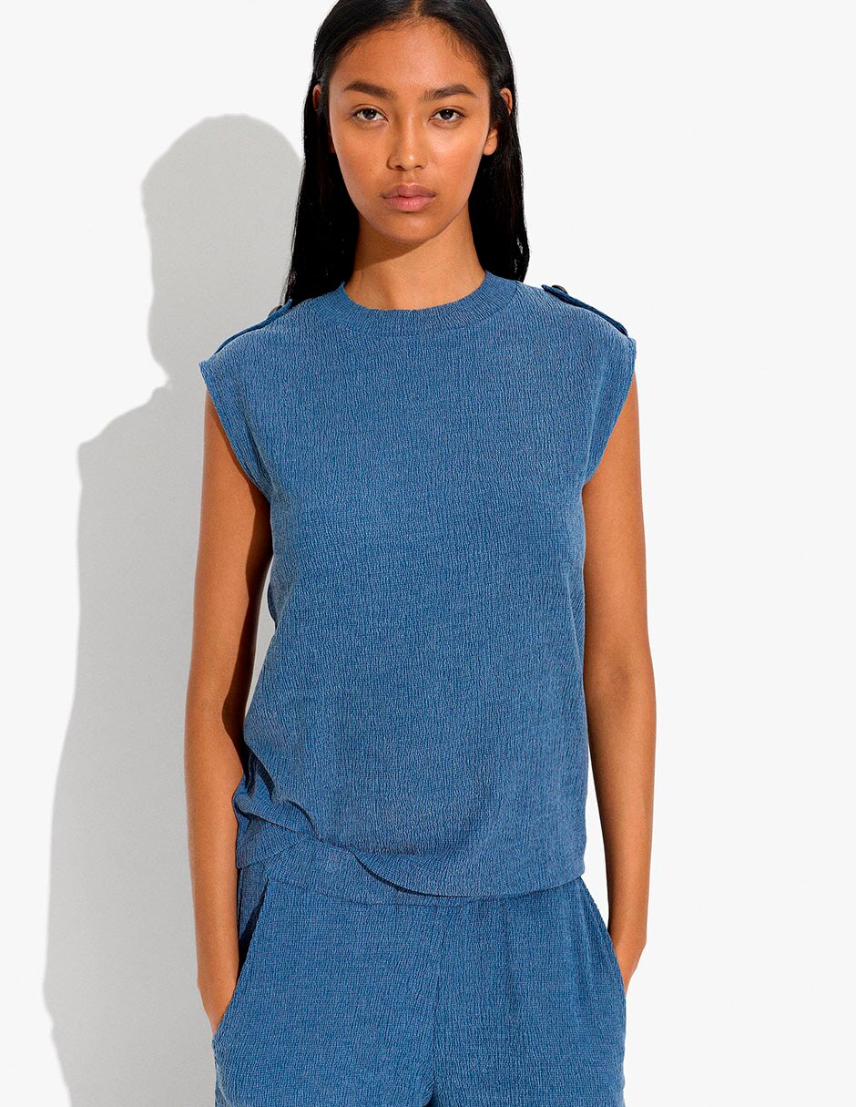 Top cuello redondo escote cuadrado Top cuello redondo escote cuadrado