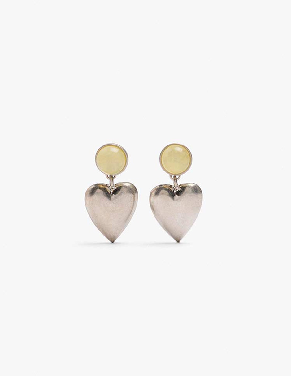 Aretes corazón con resina de zinc con acabado mate Aretes corazón con resina de zinc con acabado mate