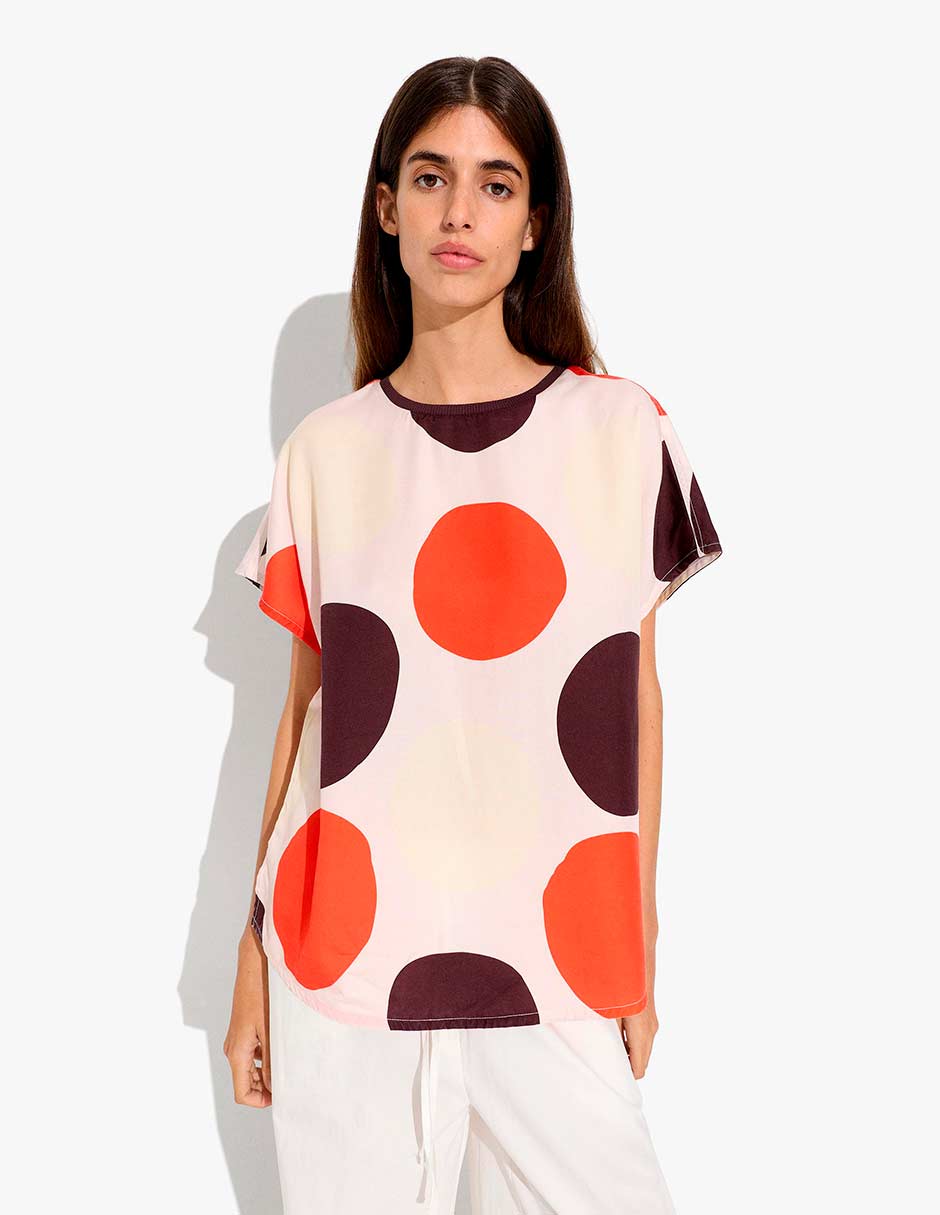 Top cuello redondo escote cuadrado Top cuello redondo escote cuadrado