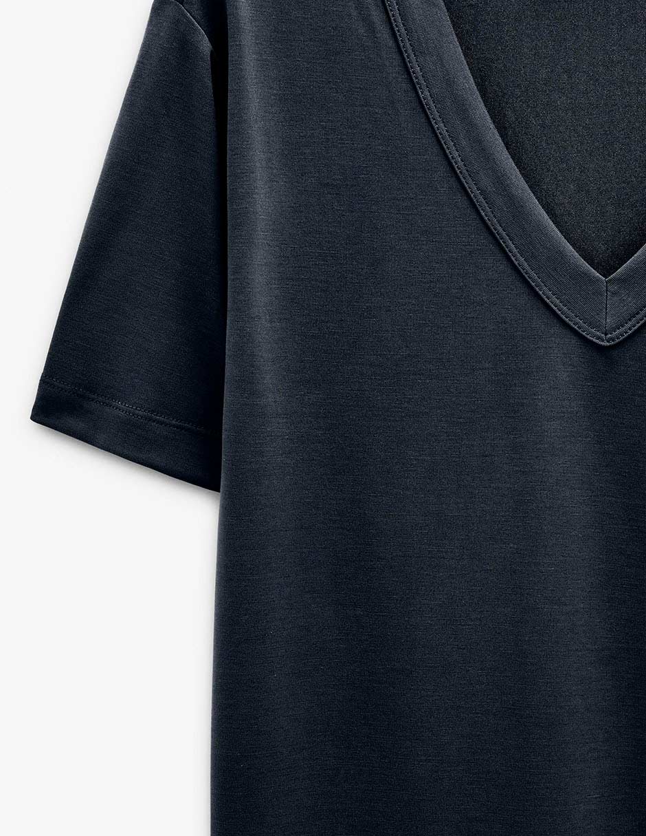 Playera cuello redondo para mujer 6