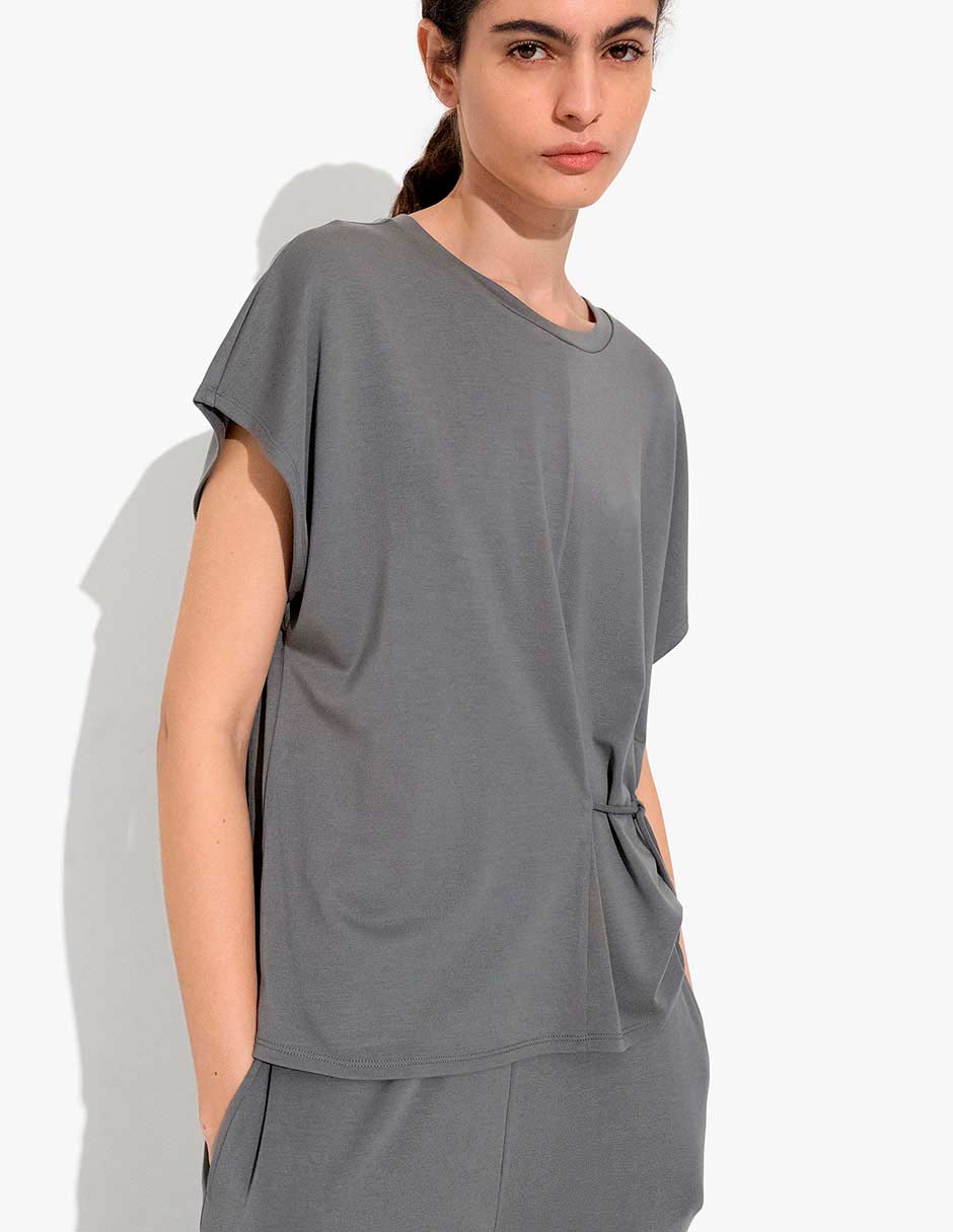 Top cuello redondo escote cuadrado