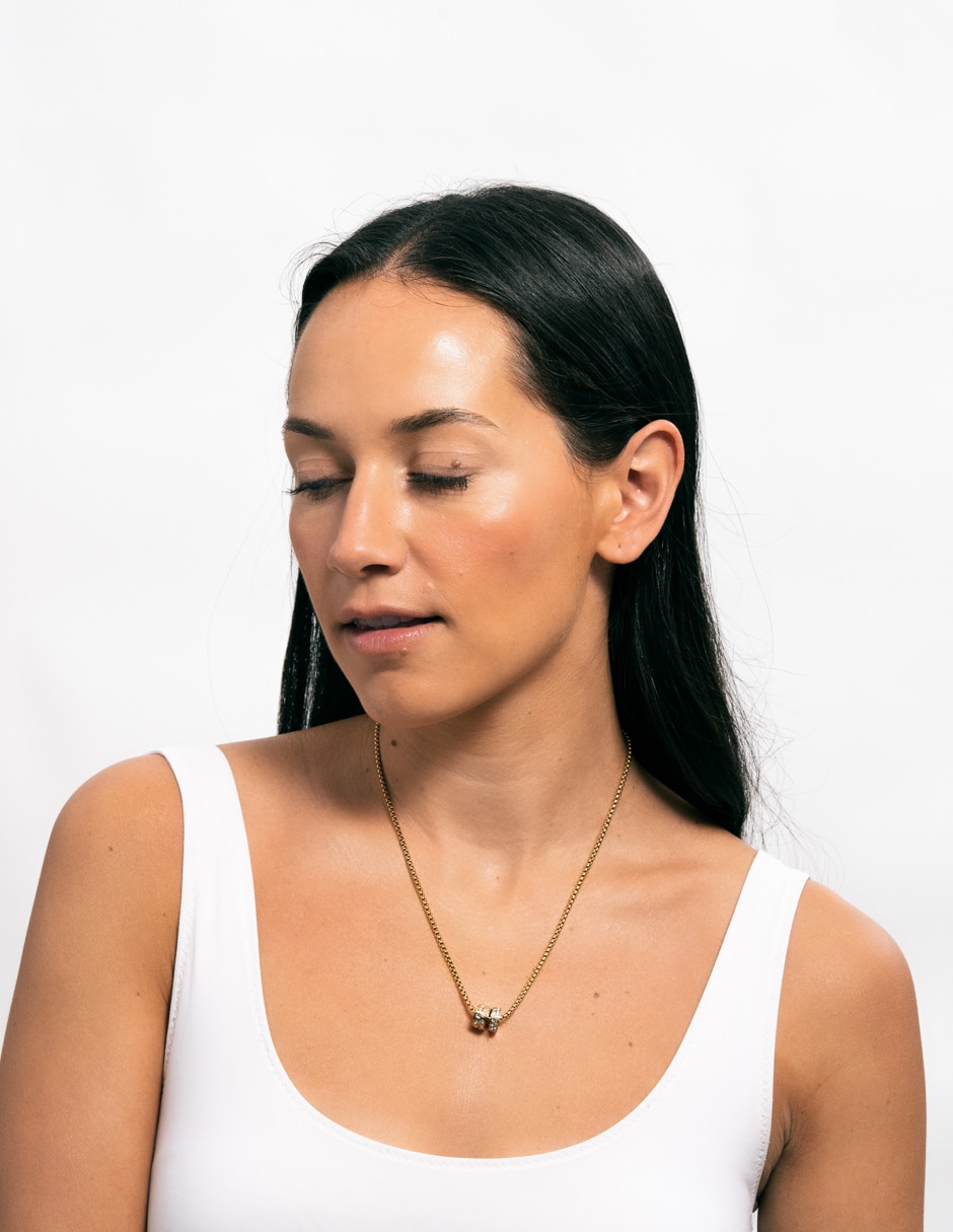 Collar con dije taly de acero inoxidable 14 k 2