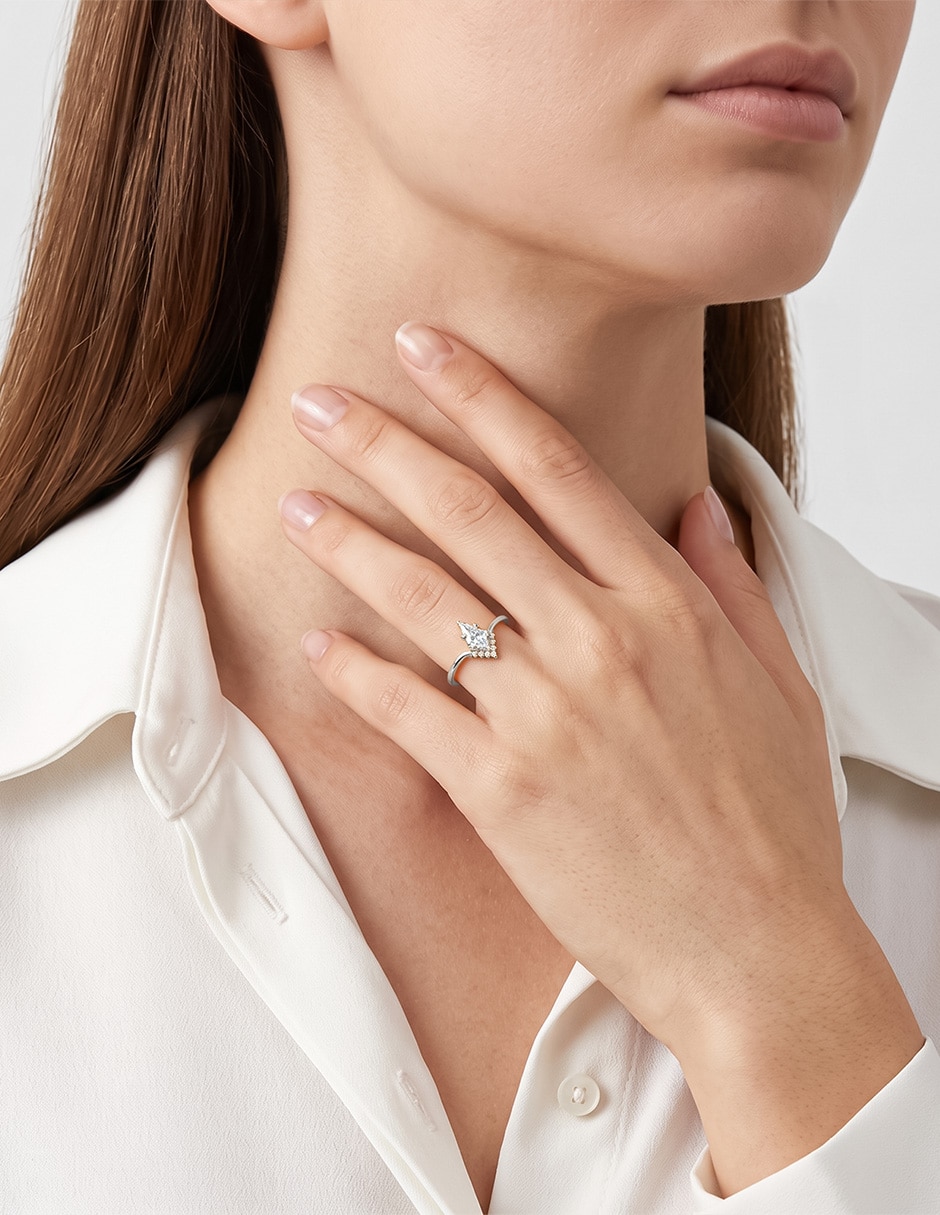 Anillo 10 k de oro zirconia brillante 5