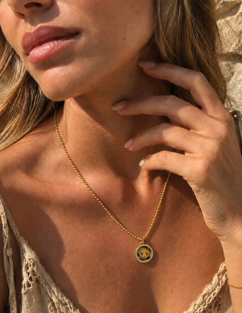 Collar con dije de virgen de guadalupe venera 9