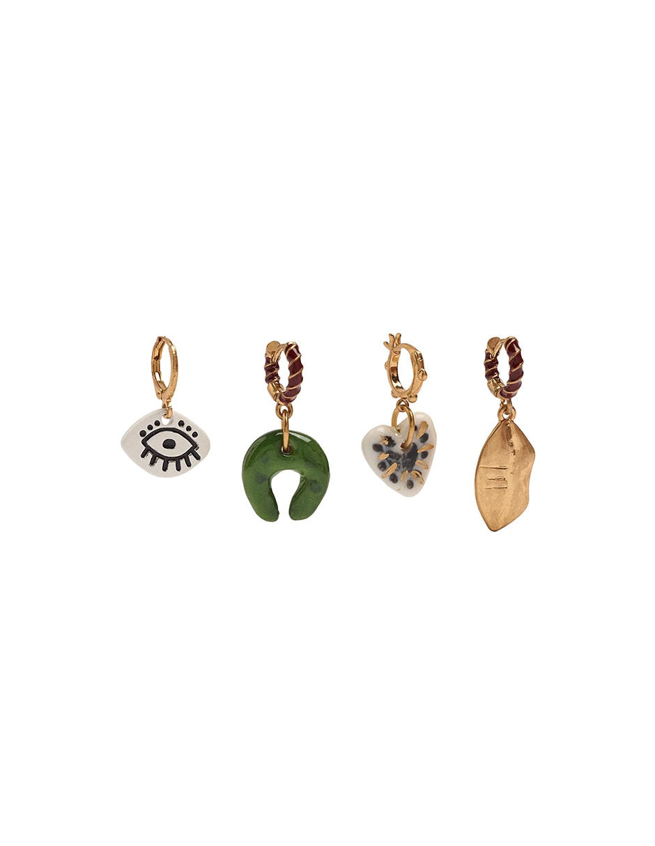 Aretes largos con acabado mate Aretes largos con acabado mate