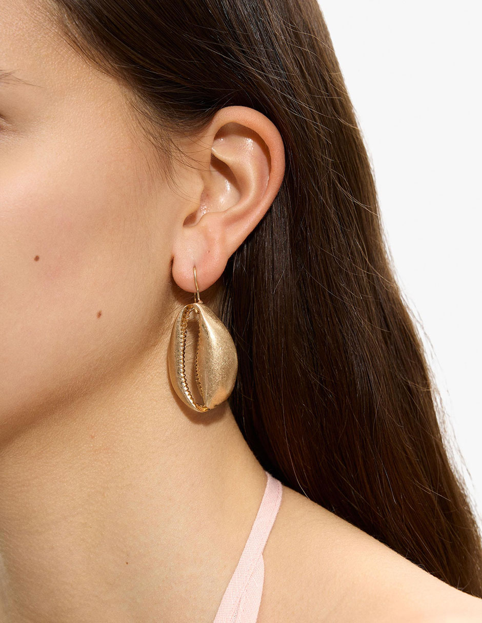 Aretes largos con acabado mate 3