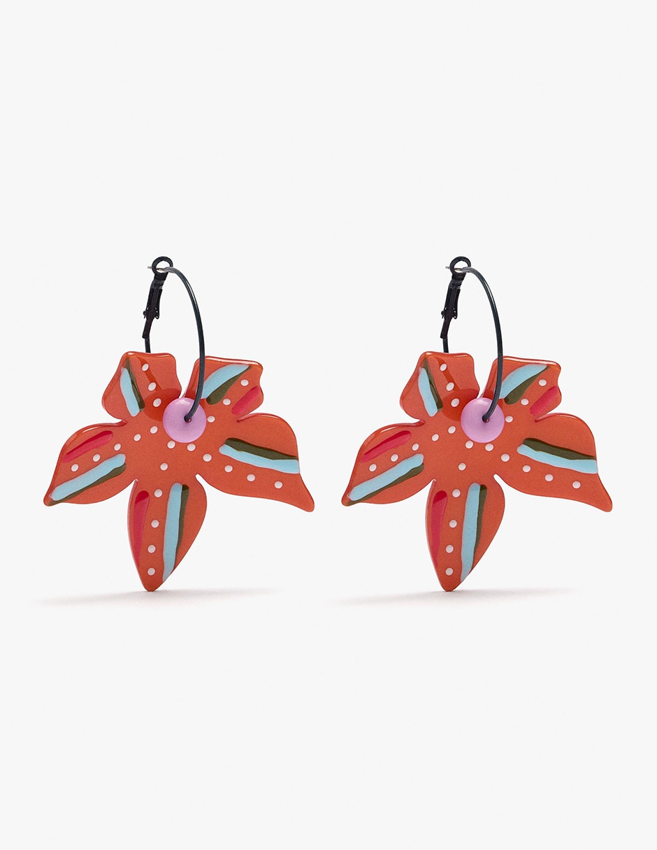 Aretes largos con acabado mate