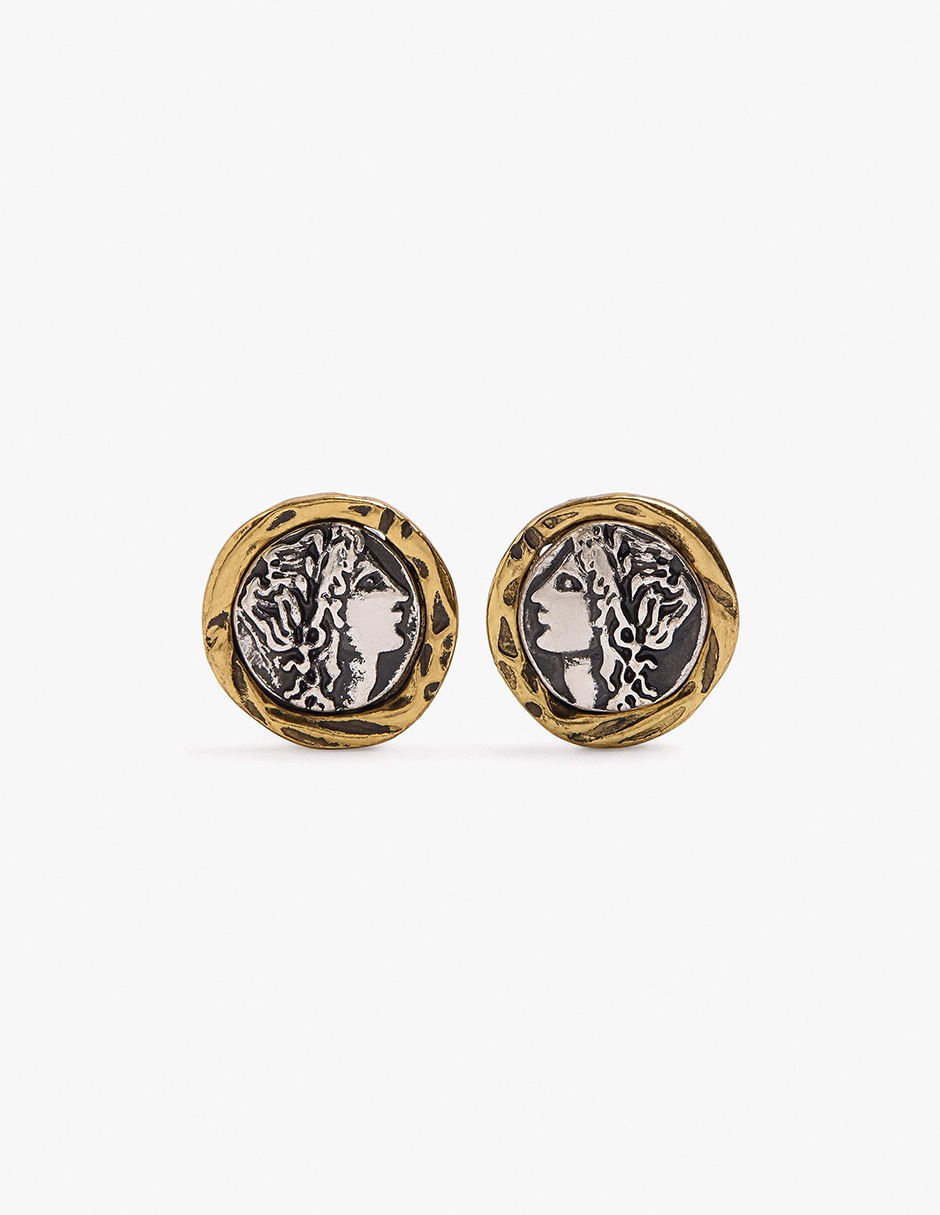 Aretes largos con acabado mate Aretes largos con acabado mate