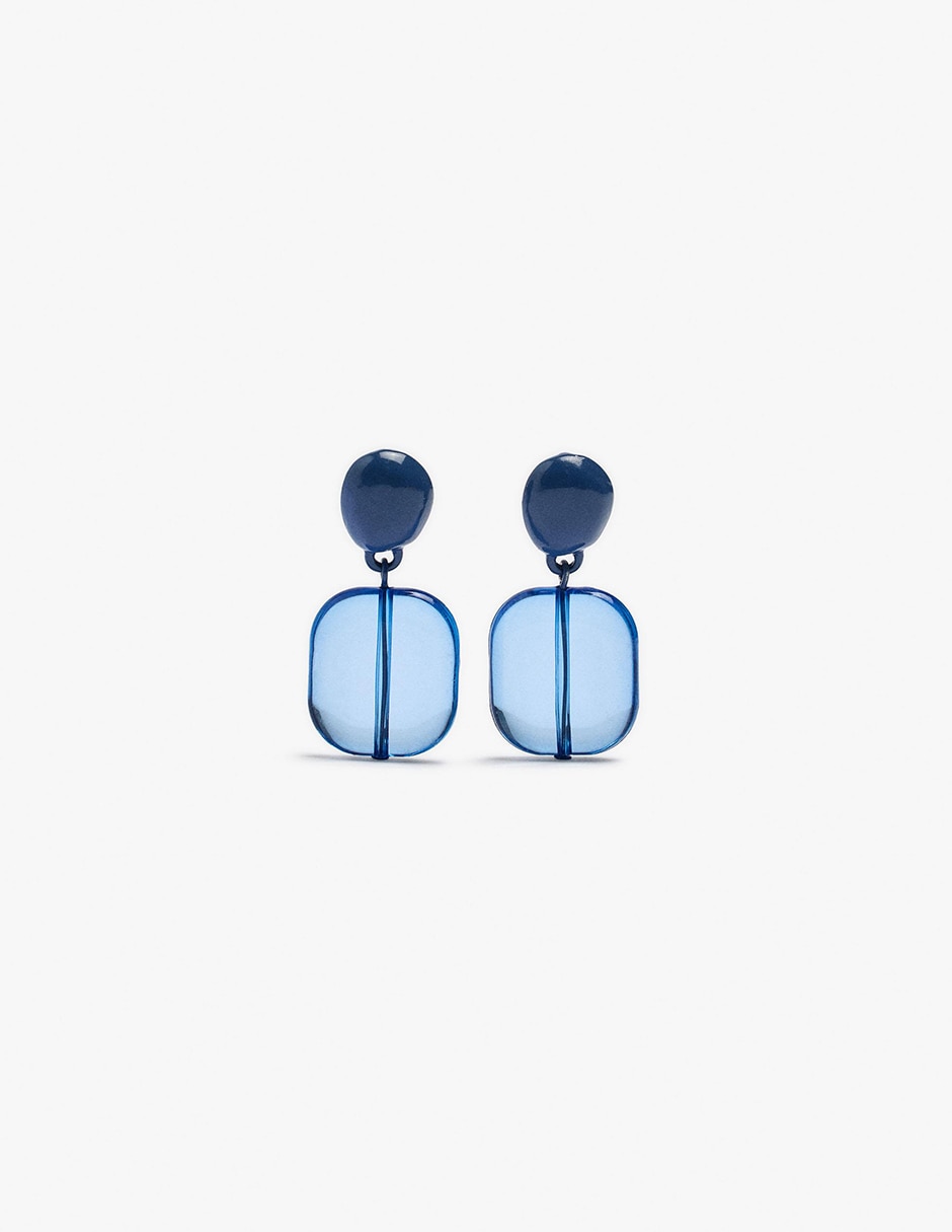 Aretes largos con acabado mate Aretes largos con acabado mate