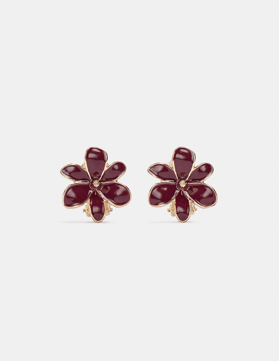 Aretes largos con acabado mate Aretes largos con acabado mate