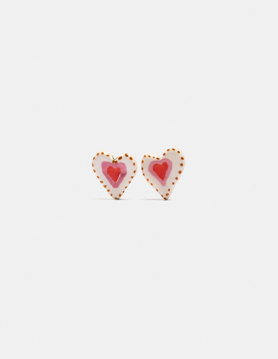 Aretes largos con acabado mate Aretes largos con acabado mate