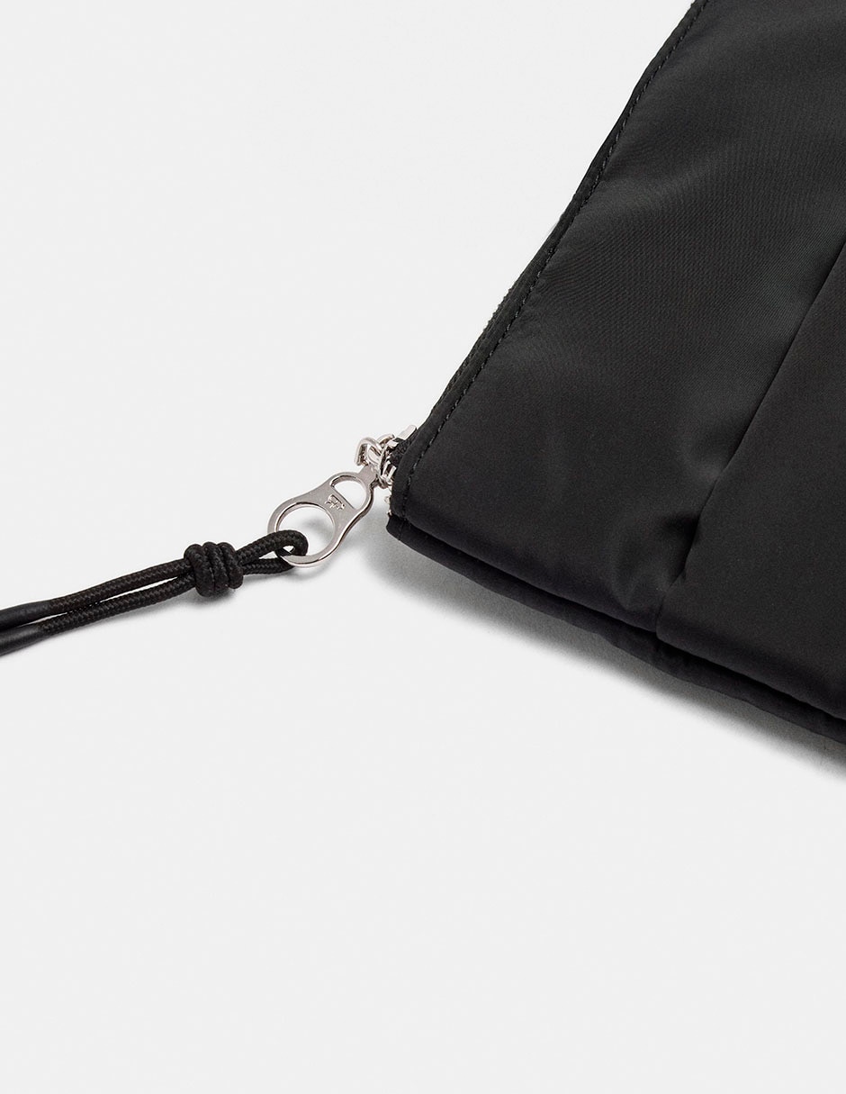 Funda portalaptop tiene de nylon 2