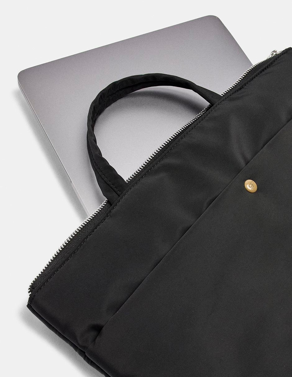 Funda portalaptop tiene de nylon 4