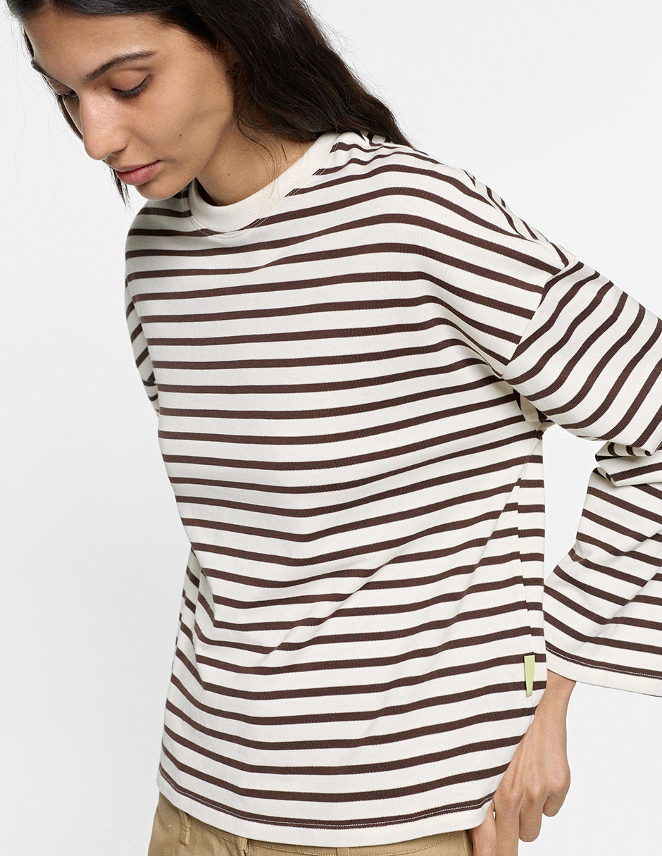 Playera manga cuello redondo para mujer 3