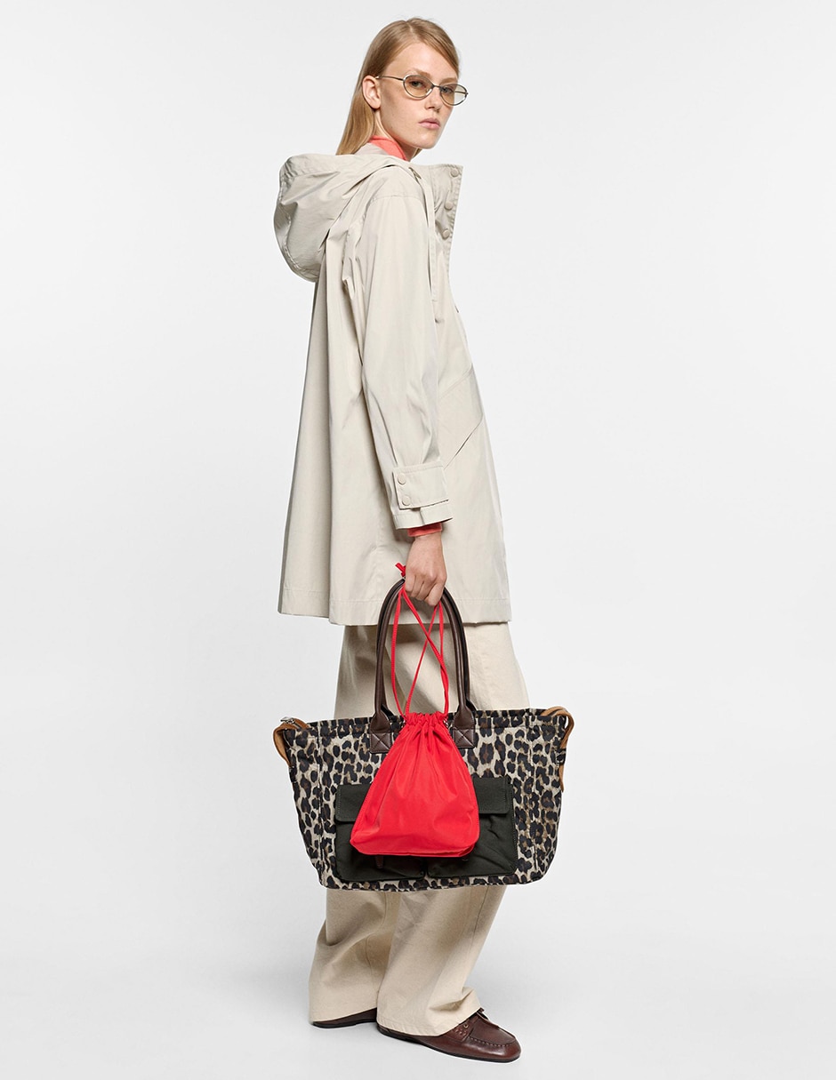 Gabardina impermeable con capucha para mujer 6